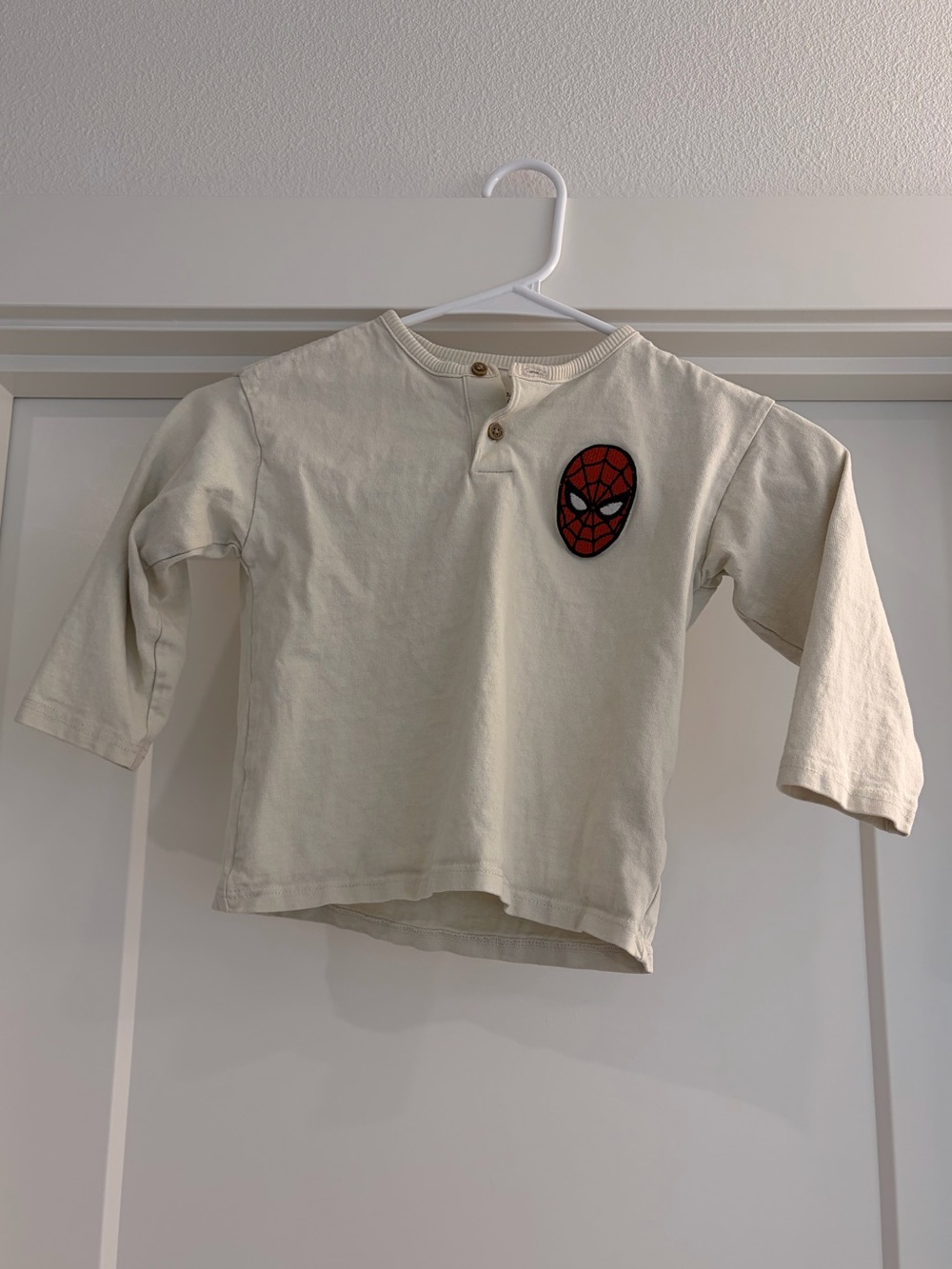 H&M Marvel Spider-Man Long Sleeve Henley Shirt - Size 3/4T - EUC